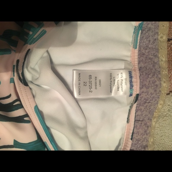 Swimsuit - Picture 6 of 6